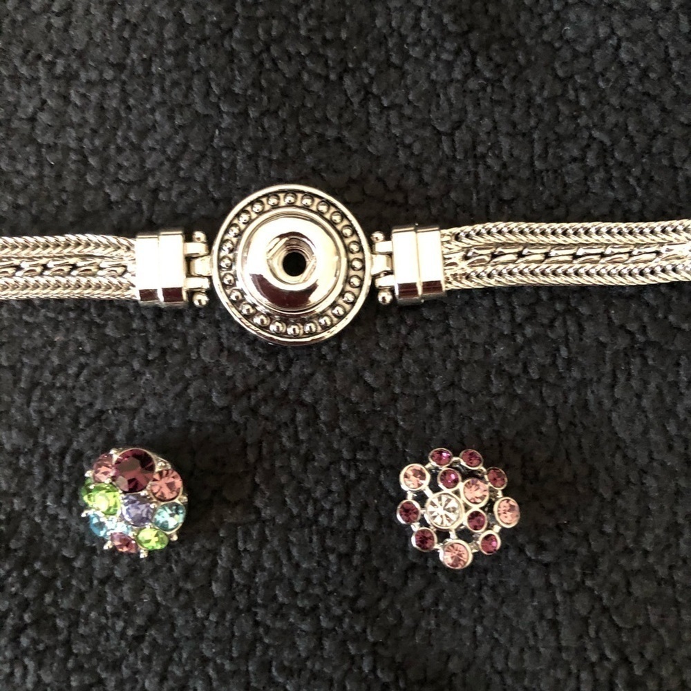 Magnolia and Vine Majestic Bracelet with Snaps